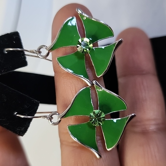 Silver Green Enamel Clover Drop Earrings New - Picture 3 of 6